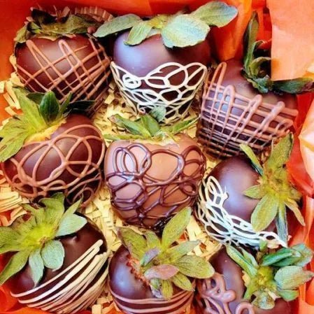 Chocolate Dipped Strawberries - Mango Creek | Seemi&